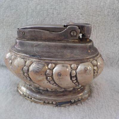 Vintage Ronson " Crown " table lighter.