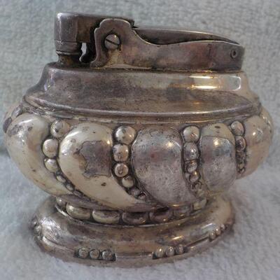 Vintage Ronson " Crown " table lighter.