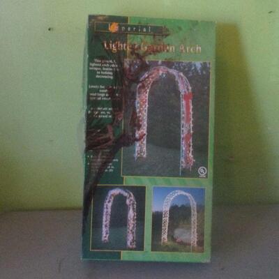 Lot 46 - Imperial Garden Arch LOCAL PICK UP ONLY
