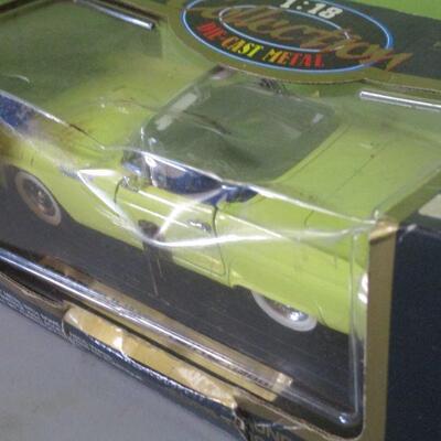Lot 62 - 1955 Ford Thunderbird Scale Model Car