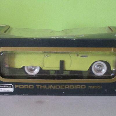 Lot 62 - 1955 Ford Thunderbird Scale Model Car