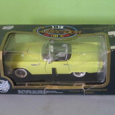 Lot 62 - 1955 Ford Thunderbird Scale Model Car