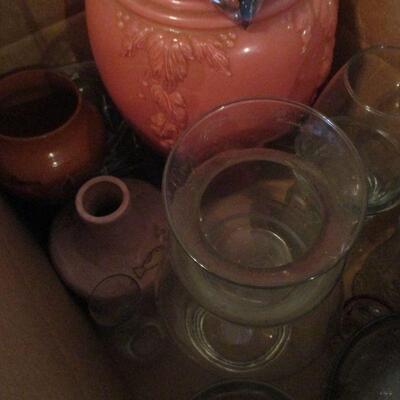 Lot 67 - Box of Vases and Rocks LOCAL PICK UP ONLY