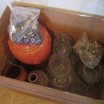 Lot 67 - Box of Vases and Rocks LOCAL PICK UP ONLY