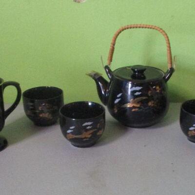 Lot 70 - Made in Japan Tea Set