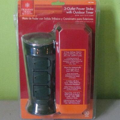 Lot 73 - 3 Outlet Power Stake