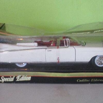 Lot 99 - 1959 Cadillac Eldorado Biarritz by Maisto