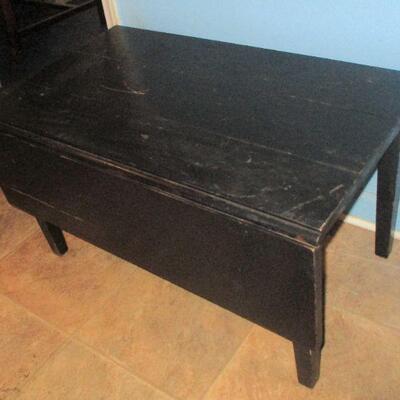 Lot 107 - Sold Wood Drop Leaf Table LOCAL PICK UP ONLY