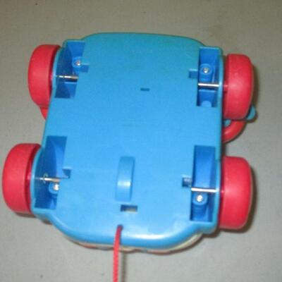 Lot 113 - 2000 Fisher Price Pull Phone Toy