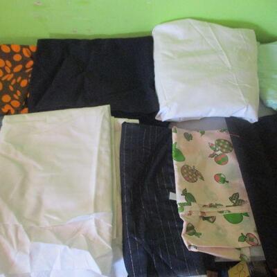 Lot 115 - Lot of Material