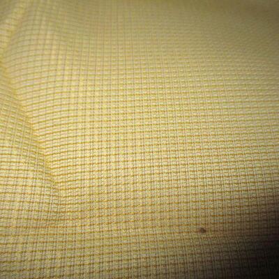 Lot 116 - Lot of Home DÃ©cor Material 