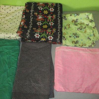 Lot 118 - Lot of Material