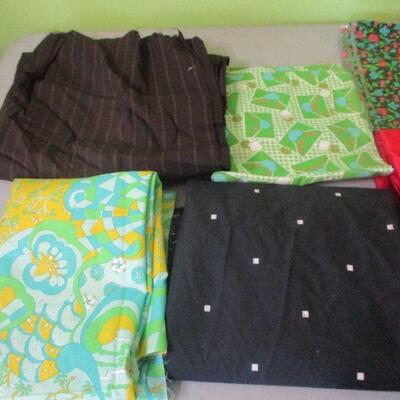 Lot 118 - Lot of Material