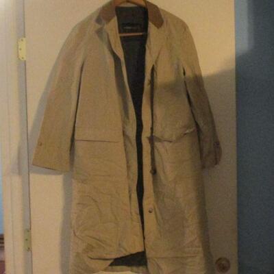 Lot 128 - London Fog Coat 8 Regular