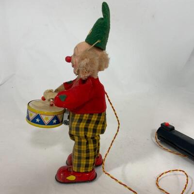 -110- VINTAGE | 1950s Battery Operated | Clown Drummer