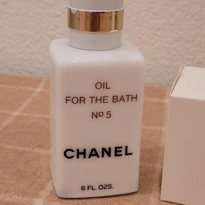 Lot 216: Vintage CHANEL No.5 Bath Powder, Bath Oil and Savon/Soap