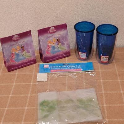 Lot 218: NEW Tumblers, Bottle Chiller Tote and Lunch Box Notes