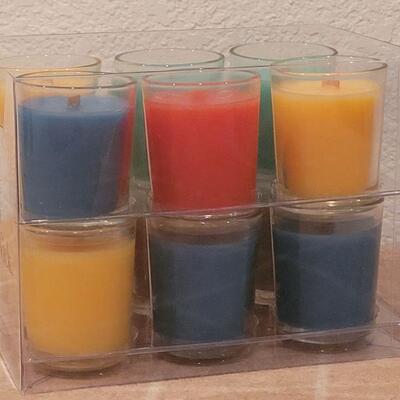 Lot 232: (12) New Wood Wick Candles