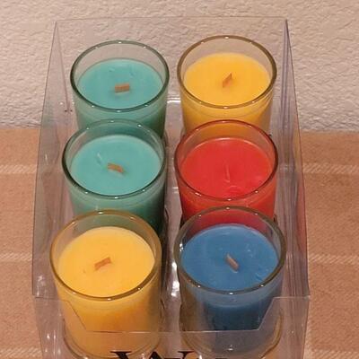 Lot 232: (12) New Wood Wick Candles