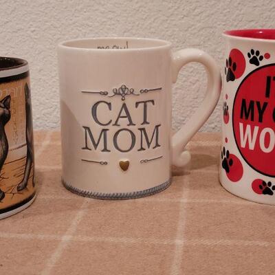 Lot 239: Kitty Coffee Cup Lot