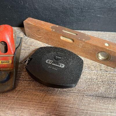 G52: Stanley Plane and Measuring Tape and Unmarked Level