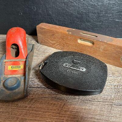 G52: Stanley Plane and Measuring Tape and Unmarked Level