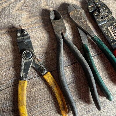 G56: Wire Strippers and Cutters