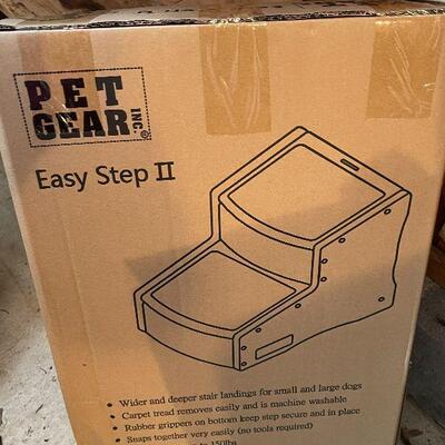 G63: NIB Pet Gear Easy Steps (2of2 available)