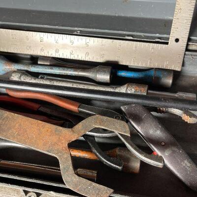 G69: Metal Tool Box with All Contents