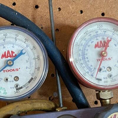G70: Mac Tools R-22 Manifold Gauge