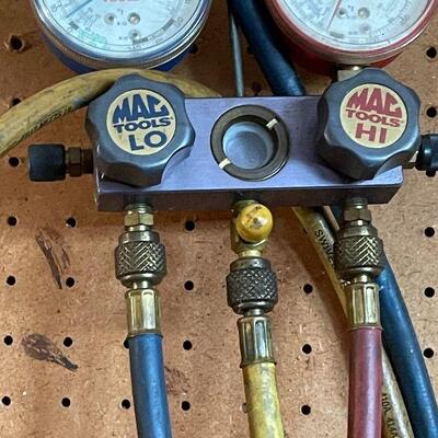 G70: Mac Tools R-22 Manifold Gauge