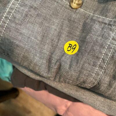 B9: Four Duluth Trading Company Short Sleeve Men's 2XL Shirts