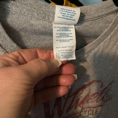 B13: Men's T-Shirts