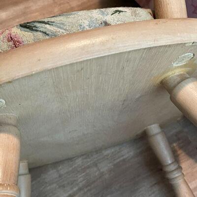 B18: Vintage Wood Chair