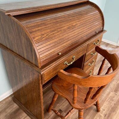 L2: Rolltop Student Desk and Chair