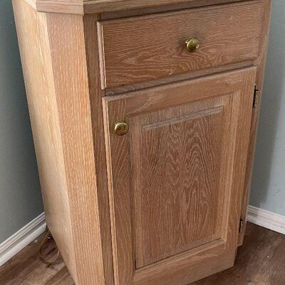 L12: Side Cabinet