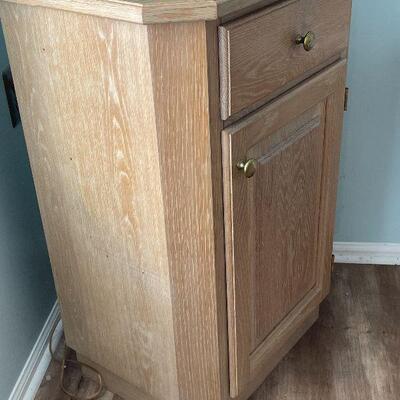 L12: Side Cabinet