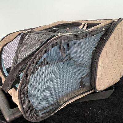 L14: Snoozer Small Pet Travel Carrier