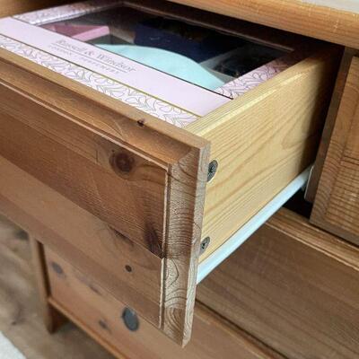 M4: Oak 5 Drawer Dresser
