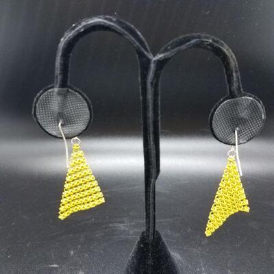 Lot #25 - Yellow metal dangley earrings