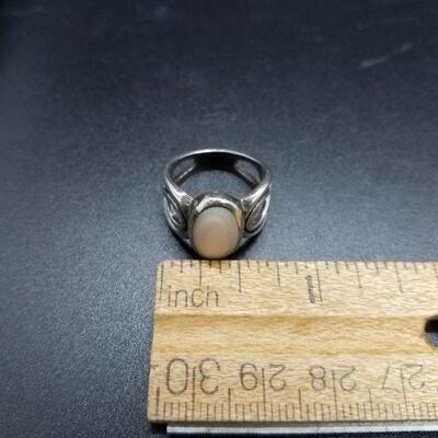 Lot #29 - Sterling Mother of Pearl Ring