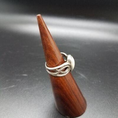 Lot #29 - Sterling Mother of Pearl Ring