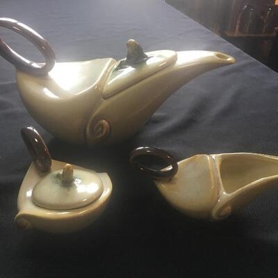 Vintage Art Pottery Hull Style Tea Set with Sugar and Creamer. LOT 1