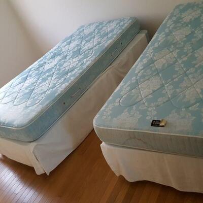Pair Twin Mattress and Box Spring & Frame w casters