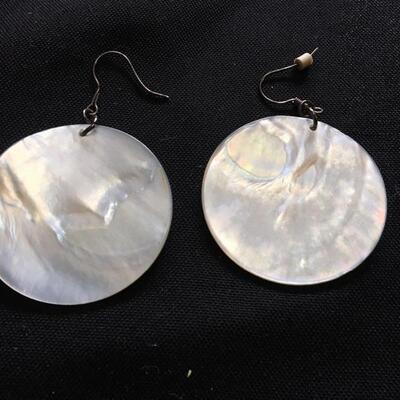 Sand Dollar Necklace with 24â€ Chain and Shell Earrings LOT 19