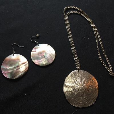 Sand Dollar Necklace with 24â€ Chain and Shell Earrings LOT 19