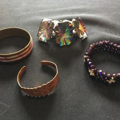 4pc Costume Jewelry Bracelet Collection. LOT 20