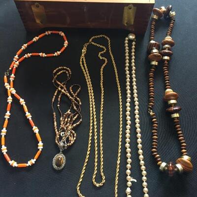 Jewelry Box with 5 Costume Jewelry Necklaces avg 28â€ lengths. LOT 21 