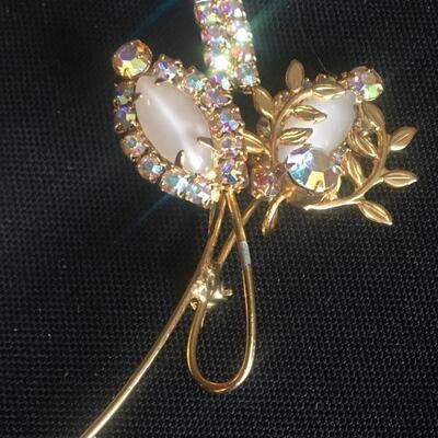 5pc Vintage Jewelry Lot with Brooch and Bracelet Mix. LOT 22 