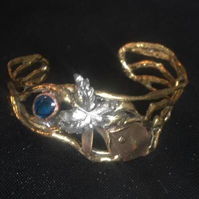 5pc Vintage Jewelry Lot with Brooch and Bracelet Mix. LOT 22 